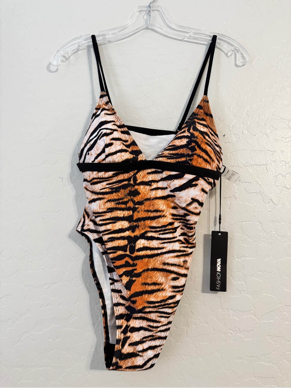 👙Fashion Nova Animal Print One-Piece Swimsuit Spaghetti Straps Stretch S